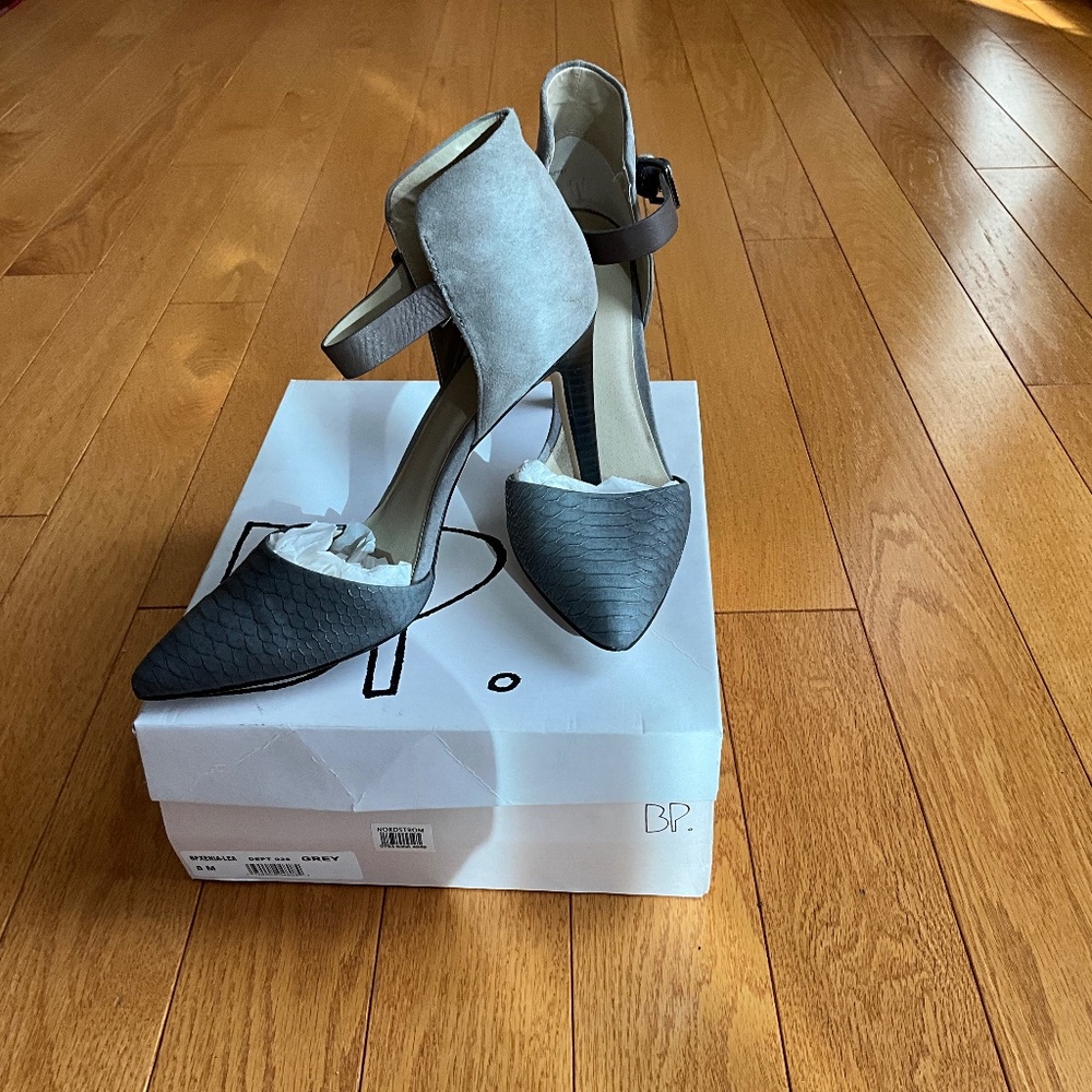 BP Women Classic Pointed Toe High Heels Pumps. Size 8 Grey